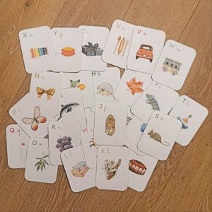 Set de 26 cartes représentant les lettres de l'alphabet